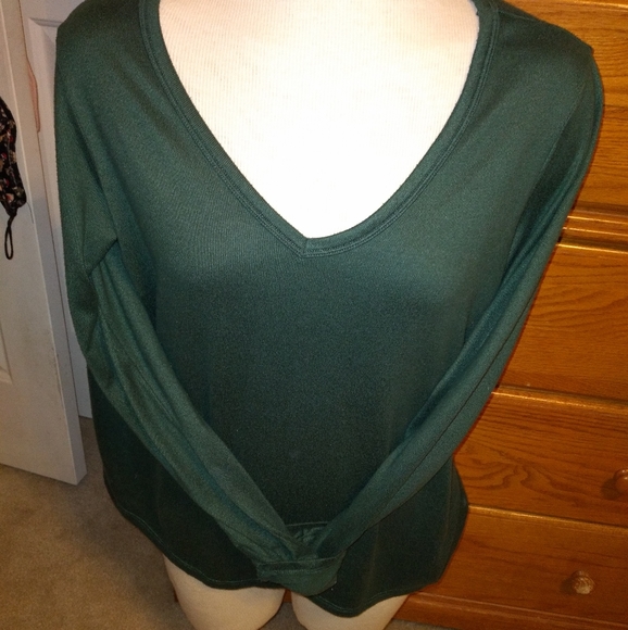 American Eagle Outfitters Tops - Green long sleeve blouse super soft